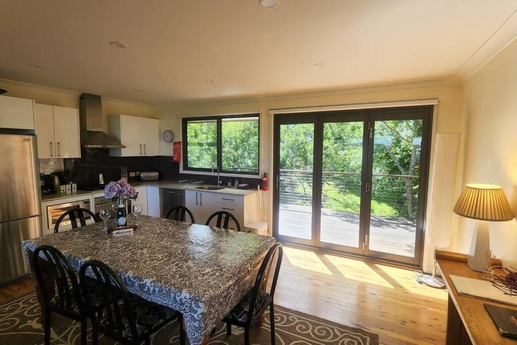 Narrow Neck Views - Peaceful 4 Bedroom Home With Stunning Views! Катумба Екстериор снимка